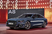 「アウディA8」のフェイスリフトモデル登場　ライトグラフィックを刷新