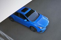 安全装備については、電動ブレーキブースターを使ったプリクラッシュブレーキにより自転車の急な飛び出しなどへの応答性が向上。クルーズコントロール使用時の、急な先行車の割り込みなどに対する減速も素早くなっているという。