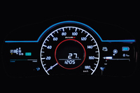 「nismo」ロゴ入りの専用ファインビジョンメーター。