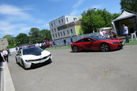 試乗車の中でも一番人気だったという「BMW i8」。会場では「i8スパイダー」の展示も行われていた。