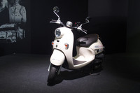 モリゾウが短距離移動に使用しているという「ヤマハ・ビーノ」。