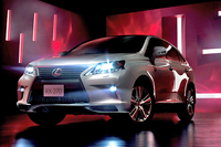インテリアが専用カラーの「レクサスRX」発売