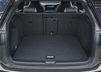 新型「フォルクスワーゲン・ゴルフヴァリアント」発売　ホイールベース拡大でより長く広くの画像