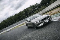 ボルボの安全に対するこだわりはもちろん「S60」にも予防安全装備のパッケージ「インテリセーフ」は全車に標準装備となっている。