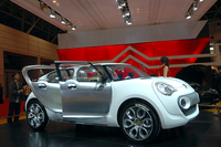 「シトロエンC-Cactus」：ディーゼルハイブリッド搭載のコンセプトカー【コレはゼッタイ！】