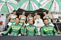 SUPER GT第5戦で新型ヴァンテージGT3のステアリングを握った藤井誠暢選手（左）、ジョアオ・パオロ・デ・オリベイラ選手（中）、ダレン・ターナー選手（右）。