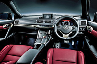 「レクサスCT200h」“新たな顔”で新発売の画像