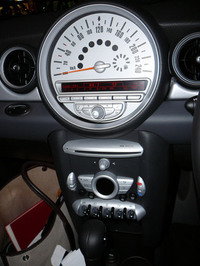 ますます大きくなったセンタースピードメーター。
