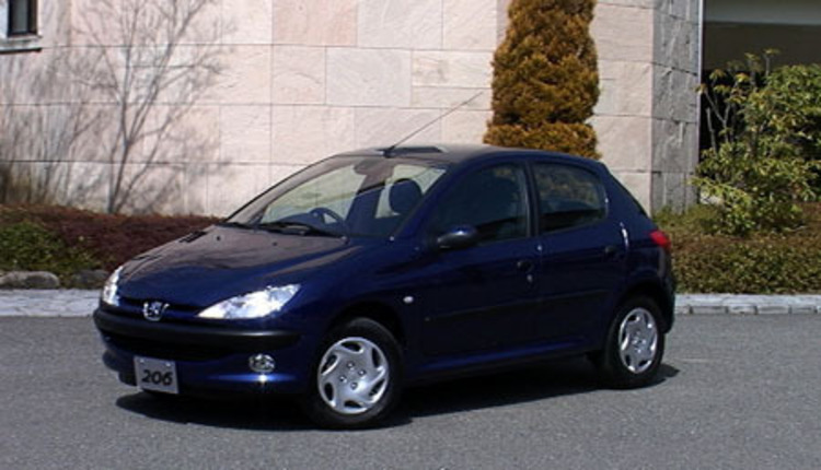 【スペック】全長×全幅×全高＝3835×1670×1440mm/ホイールベース＝2440mm/車重＝1100kg/駆動方式＝FF/1.6リッター直4DOHC16バルブ（108ps/5800rpm、15.0kgm/4000rpm）/車両本体価格＝199.5万円（テスト車＝同じ） 