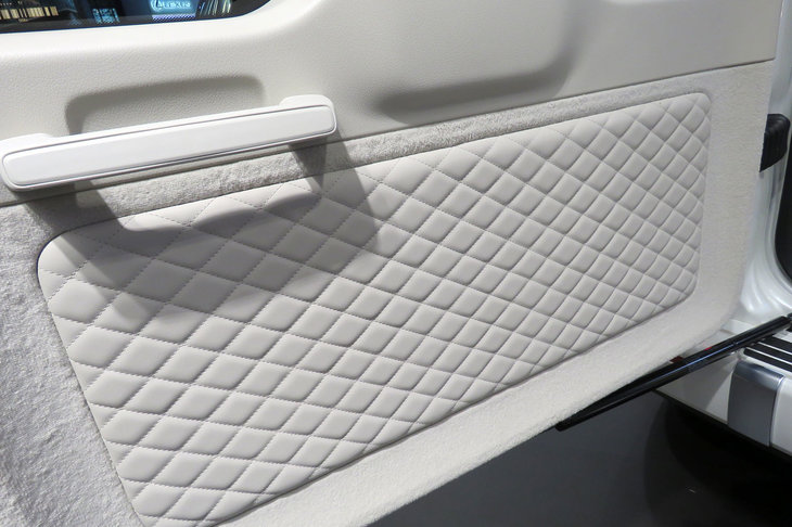 メルセデスAMG G63（ドアパネル）