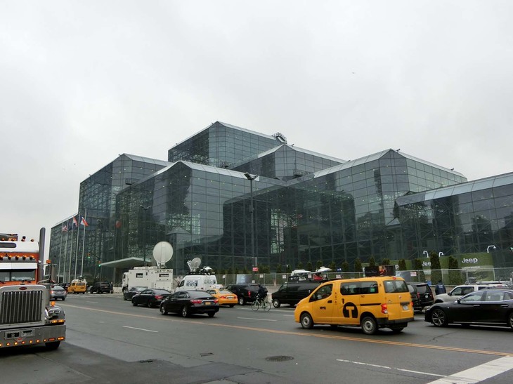 毎年、3月末から4月にかけて開催されるニューヨークモーターショーは、マンハッタンのウエストサイドにあるジャビッツトレードセンターを会場としている。
