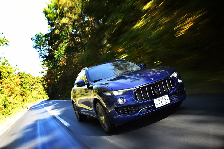 「レヴァンテ」にはベースグレードのほかに、「レヴァンテS」「レヴァンテ ディーゼル」の2グレードがラインナップされている。今回のテスト車は、350psのガソリンエンジンを搭載したベースグレードの「レヴァンテ」である。