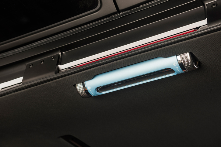 トヨタFT-4X（取り外し可能なルームランプ）