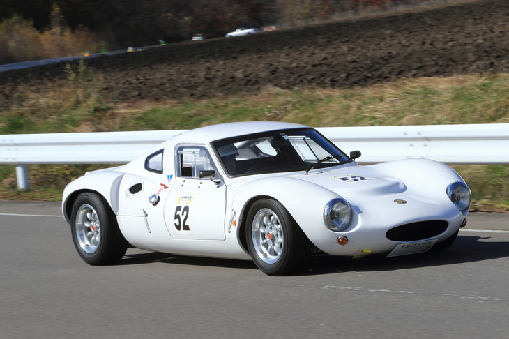 イギリスのバックヤードビルダー、ジネッタの軽量コンパクトなミドシップスポーツカー「ジネッタG12」（1997年）。