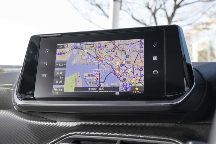 センターモニターのサイズは7インチ。車載カーナビもオプションとして用意される。