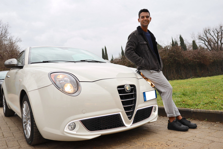 好きなカンツォーネのタイトルがきっかけで、「ミト」を選んだヴィジェイ君。自慢はフロントバンパーに後付けしたイルミネーション。