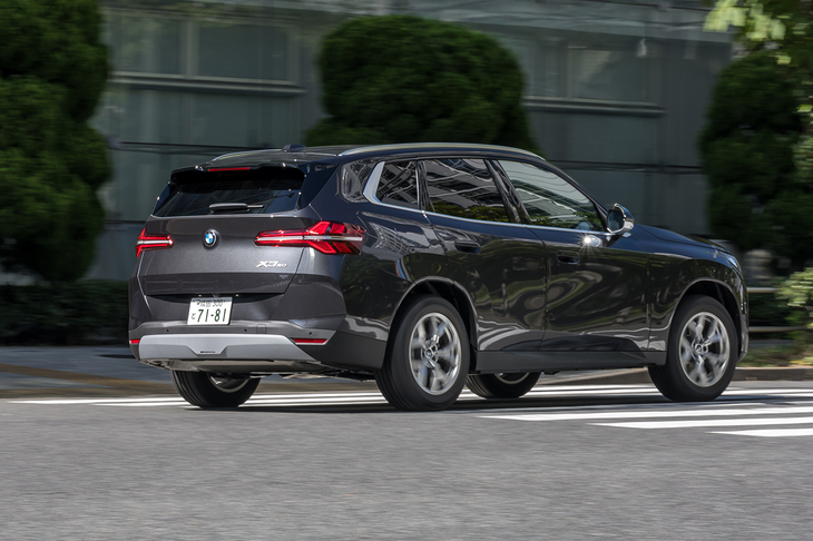装備を簡素化していても、「走りの楽しさ」をはじめとしたBMWのコアな部分は変わらない。