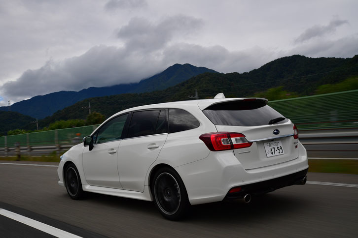 今回、アイサイト・ツーリングアシストで感心させられたのは、加減速のコントロールに不安がないこと。安心して見ていられた。