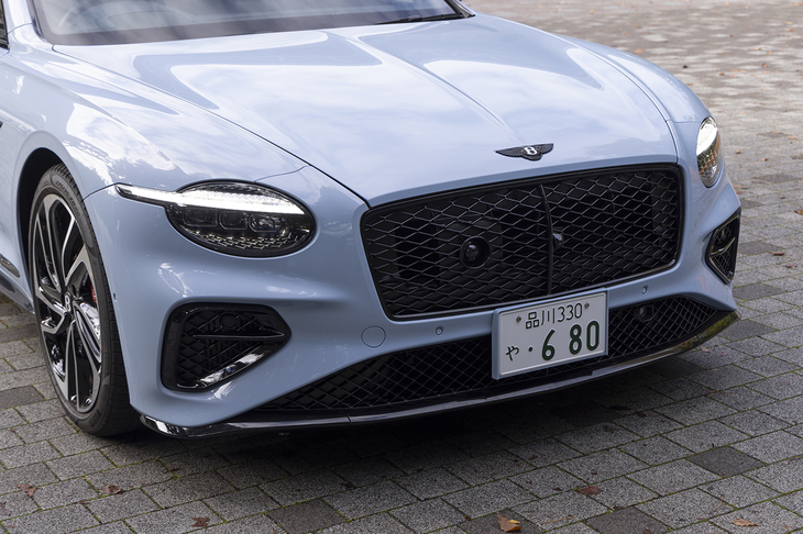 「コンチネンタルGT S」の車両本体価格は3538万円。今回の試乗車には1000万円余りのオプションが装着されていた。