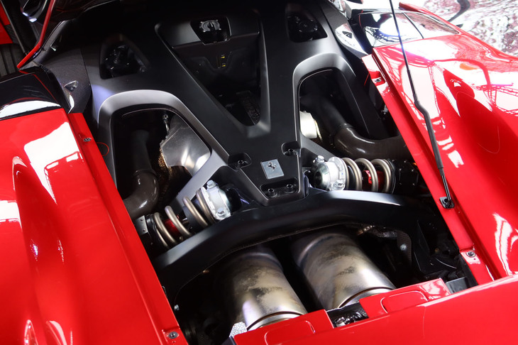 フェラーリF80（エンジンルーム）