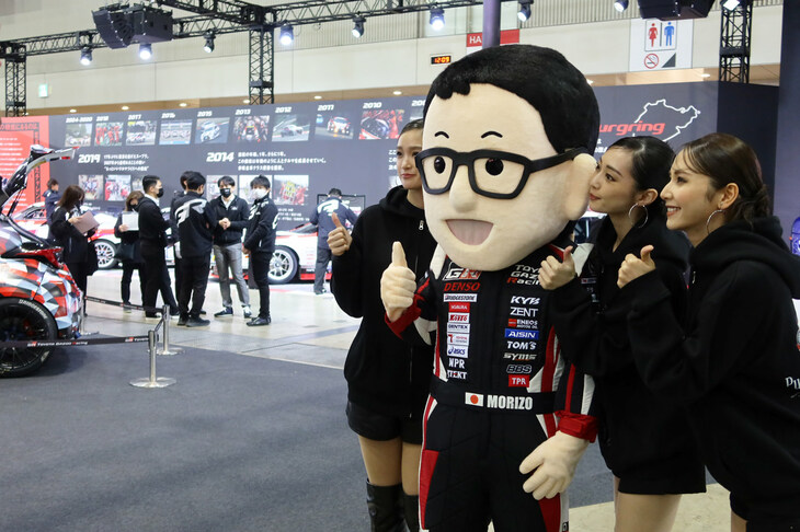 TOYOTA GAZOO Racingのブースにて、欠席となったモリゾウ氏本人に代わり活躍していた、着ぐるみのモリゾウ氏。