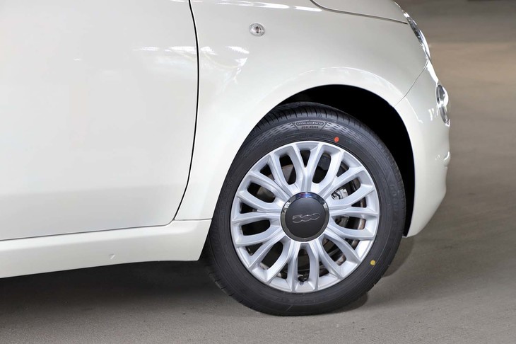 現代のタイヤのメインストリームと言っても過言ではないエコタイヤ。グッドイヤーの最新モデル「エフィシェントグリップ エコEG02」には、同社が培ってきたさまざまな技術が生かされている。