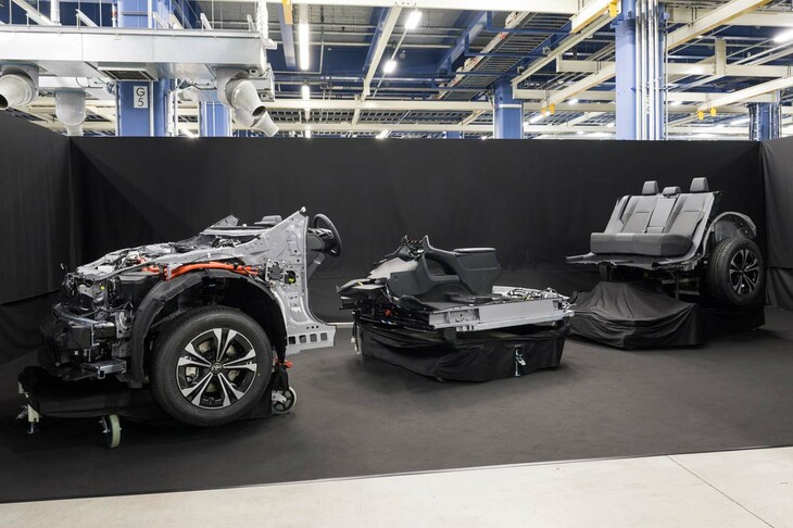 次世代BEVの車体については、バッテリーの進化をすばやく反映すべく、3分割のモジュール構造が採用される。
