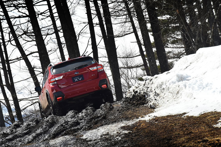 「Xモード」の採用は「XV」としては今回が初。エンジン、トランスミッション、AWD、VDCを統合制御して、悪路での走破性を高める。