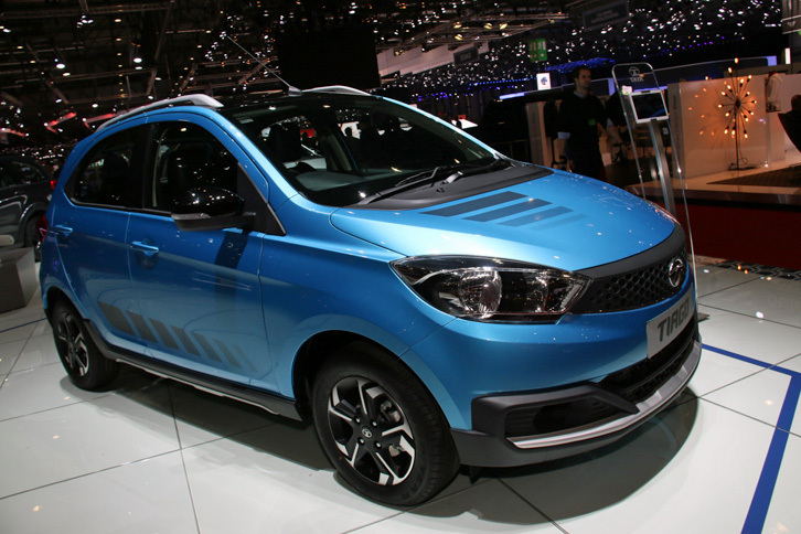 その他の会場展示車両から。インドのタタが発表した1.2リッターの小型車。当初計画の車名「Zica」がジカ熱を連想させることから、ポルトガル人男子の名前としてポピュラーな「ティアーゴ」という名前が急きょ与えられた。