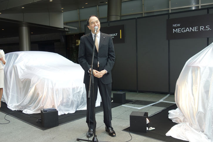ルノー・ジャポン代表取締役社長 大極 司氏によるあいさつで発表会がスタート。「ルノーの原点はスポーツです」と強調した。