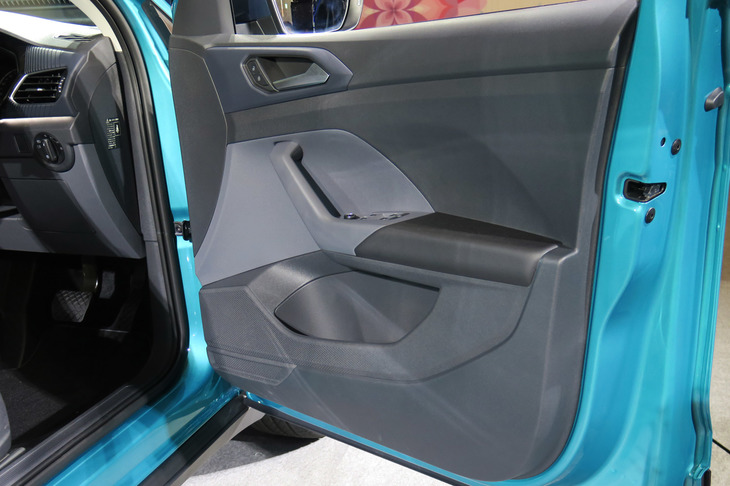 フォルクスワーゲンTクロスTSI 1stプラス（ドアインナーパネル）