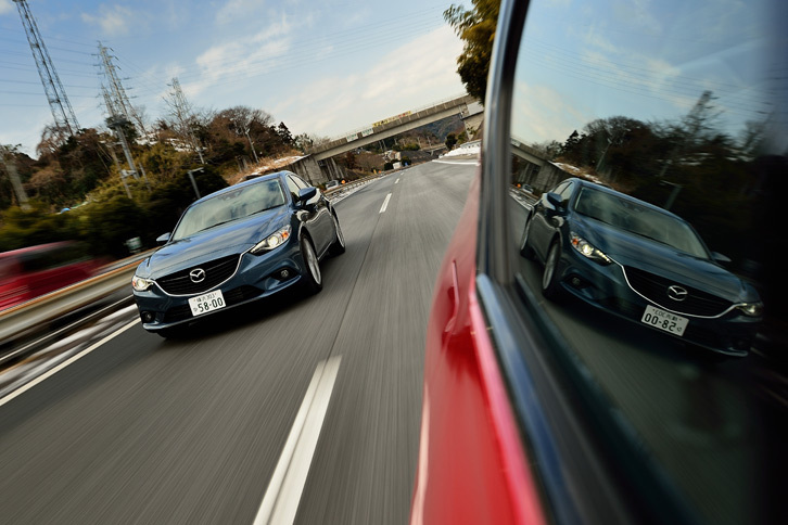 2012年に登場した3代目「マツダ・アテンザ」。（写真＝池之平昌信）