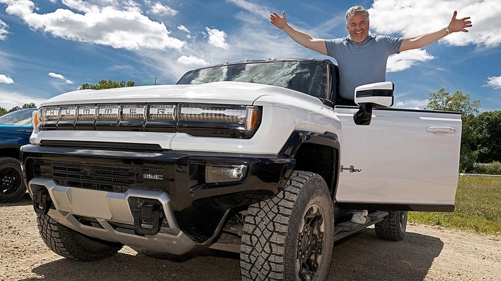 今のところ、「ハマーEV」の価格は約10万6000米ドル（約1460万円）から。すでに完売の「エディション1」は約11万米ドル（約1520万円）だった。