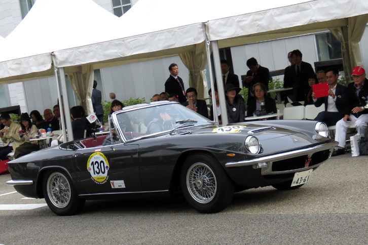 1965年式「マセラティ・ミストラル スパイダー」。1963年に登場した2座のスポーツクーペ「ミストラル」のオープントップモデルで、カロッツェリア・フルアがボディーを手がけた。