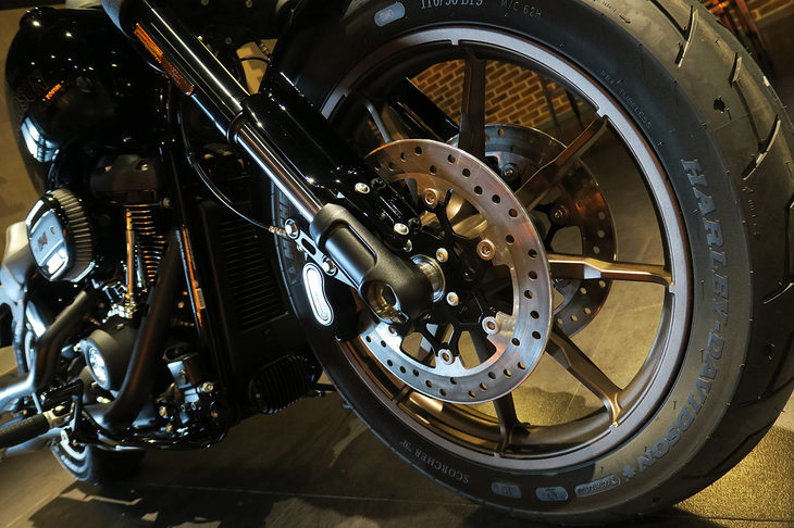 ハーレーダビッドソン・ローライダーS（フロントタイヤ）