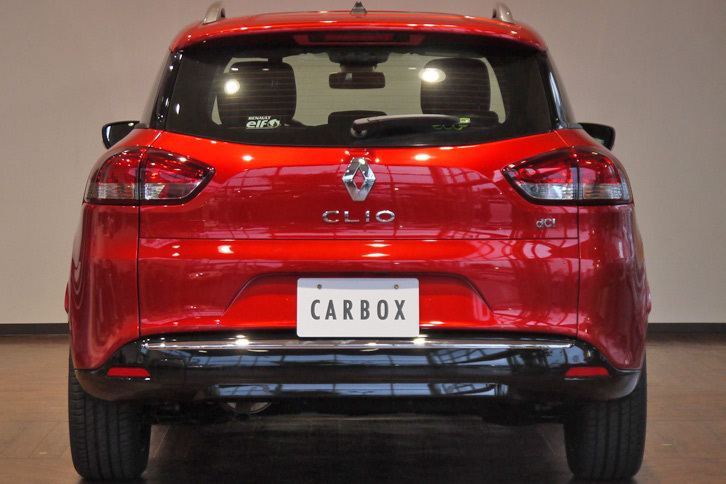 「ルノー・クリオ エステート」のリアビュー。