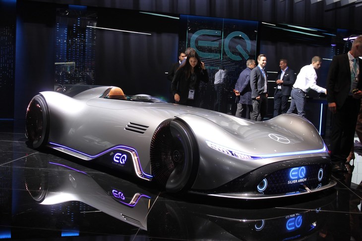メルセデス・ベンツ・ヴィジョンEQシルバーアロー