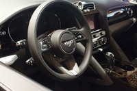 ベントレーの日本上陸60周年を記念する特別な「ベンテイガ」が10台限定で登場の画像