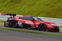2位でレースを終えた、松田次生／ロニー・クインタレッリ組のNo.23 MOTUL AUTECH GT-R。