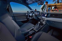 SUVルックが特徴の「アウディA1シティーカーバー リミテッドエディション」発売の画像