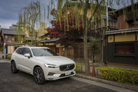 京都・祇園周辺を散策。モーター走行中はとりわけ静かなので周囲に迷惑をかけることなく移動できる。