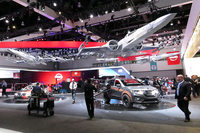 映画『スター・ウォーズ』とコラボレーションした日産の展示エリア。