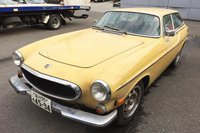 前オーナーから引き取ってきたばかりの頃の「P1800ES」。全体的な程度は良好だったが、ホイールアーチなどは腐食が進んでいた。