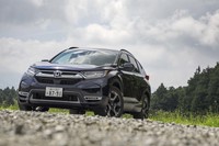 「ホンダCR-V」は「RAV4」から遅れること1年の1995年に初代モデルが登場。2018年8月末に国内導入が発表された現行型は5代目モデルとなる。