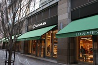 新たにオープンした「東京ミッドタウン日比谷」の1階に入っている「レクサスミーツ」。レクサスの新たなブランド体験施設だ。