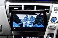 CN-F1Dは市販のブルーレイソフトだけでなく、家庭のブルーレイレコーダーで録画したブルーレイディスクも車内で見ることができる。