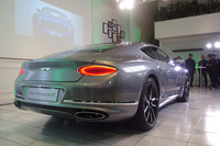 楕円（だえん）をひとつ配した、シンプルなデザインのリアコンビランプ。楕円を上下に2つ重ねた先代のものとは意匠が変わった。