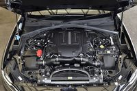3リッターV6スーパーチャージドユニットは380psと450Nm（45.9kgm）を発生する。JC08モード燃費は10.1km/リッター。