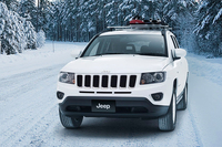 「ジープ・コンパス ノース」
    