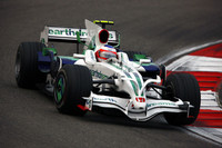 ホンダ勢は、ルーベンス・バリケロ（写真）がカナダ以来となるQ2通過で予選13位、決勝では11位ゴール。ジェンソン・バトンは同18位から16位。苦しい今シーズンもあと1戦である。（写真＝Honda）
